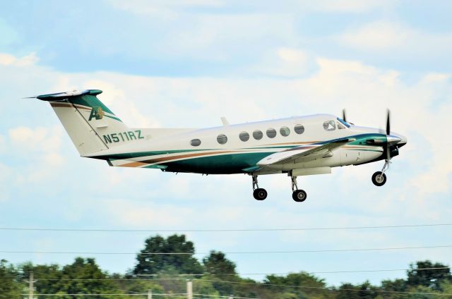 Beechcraft Super King Air 200 (N511RZ) - i think this is a medical transport because it usually transfers staff from the Fayetteville childrens hospital to the little rock one.