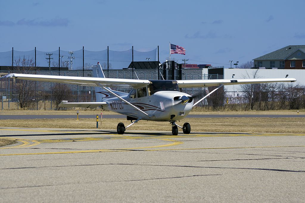 Cessna Skyhawk (N2272C) - Just landed after a discovery flight from KVLL to D98 and back.