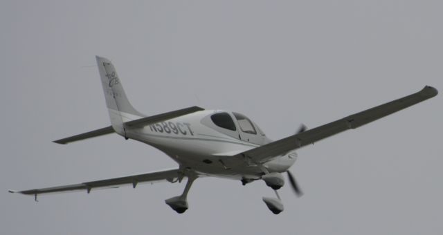 Cirrus SR-22 (N589CT)