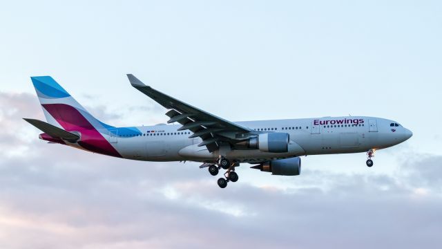 Airbus A330-200 (D-AXGB)