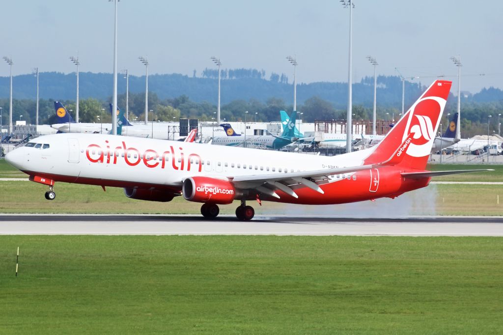Boeing 737-700 (D-ABKN)