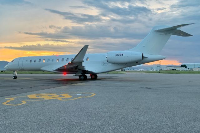 BOMBARDIER BD-700 Global 7500 (N1089)