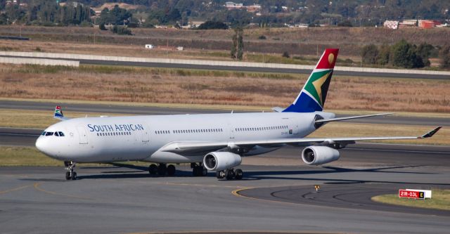 Airbus A340-300 (ZS-SXC)