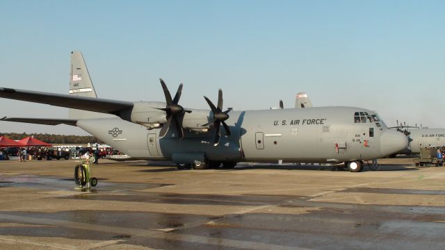 Lockheed C-130 Hercules —