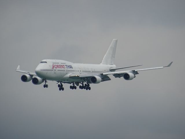 Boeing 747-400 (HS-STI)