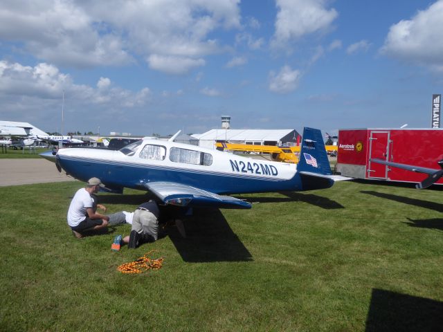 Mooney M-20 (N242MD)