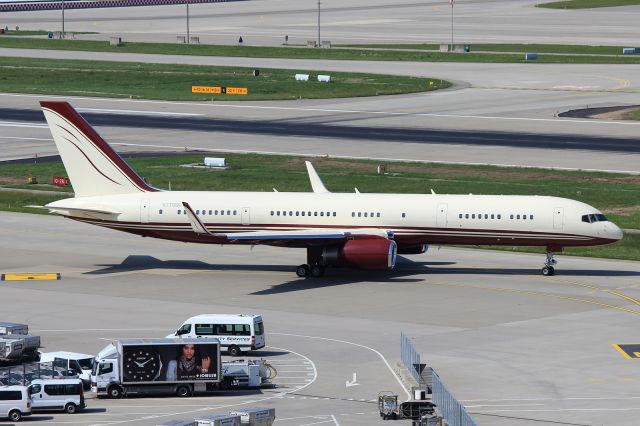 Boeing 757-200 (N770BB)