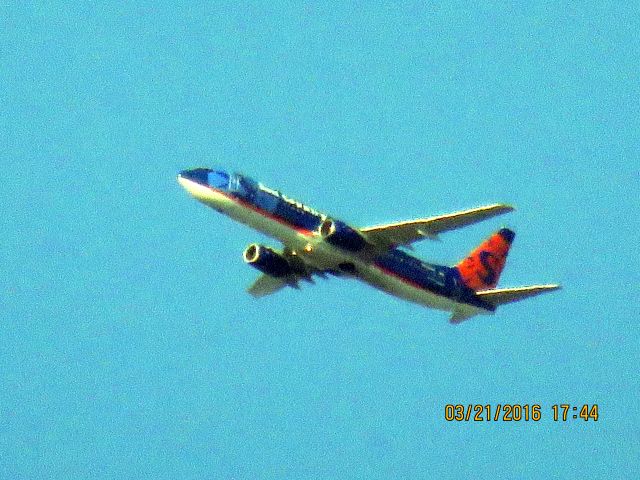 Boeing 737-800 (N813SY)