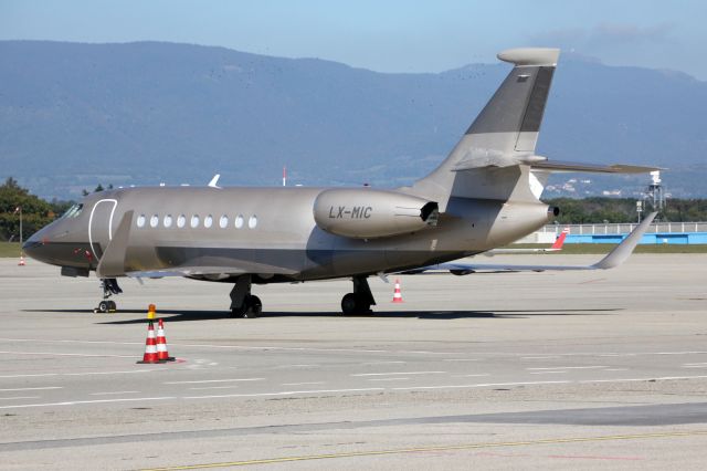 Dassault Falcon 2000 (LX-MIC)