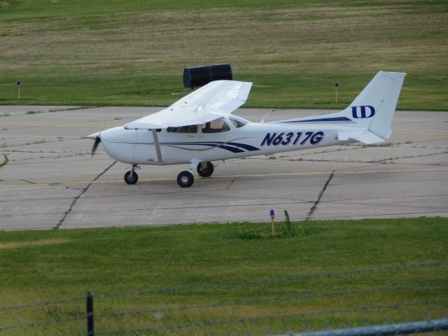 Cessna Skyhawk (N6317G)