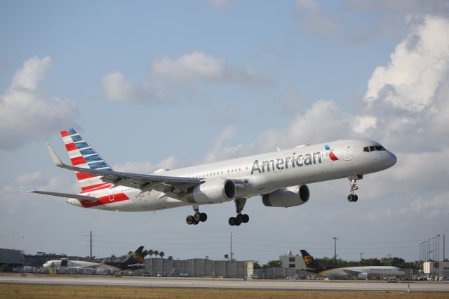 Boeing 757-200 (N176AA)