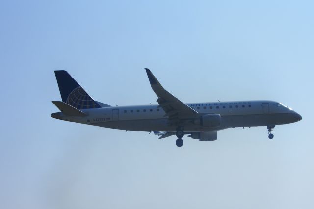 Embraer 170/175 (N724YX)