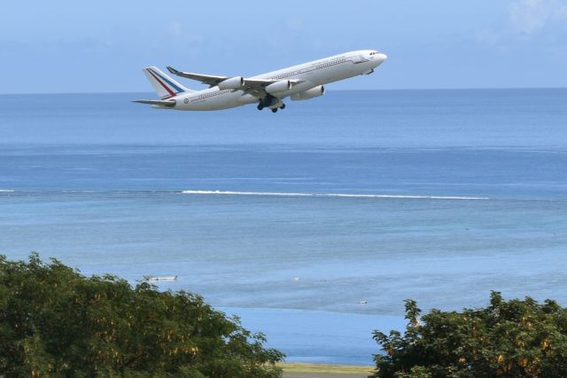 Airbus A340-200 (F-RAJA)