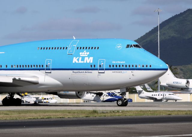 Boeing 747-400 (PH-BFB)