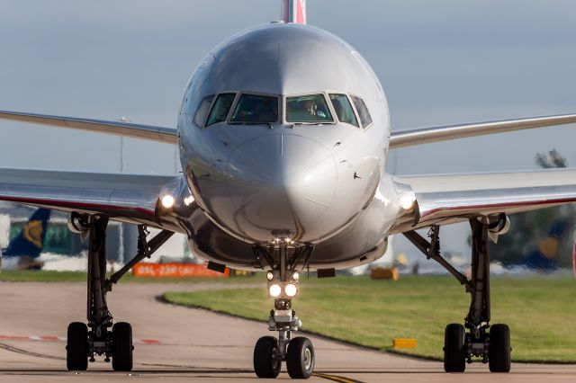 Boeing 757-200 (G-LSAG)