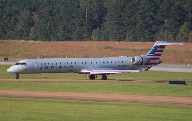 Canadair Regional Jet CRJ-900 (N589NN)