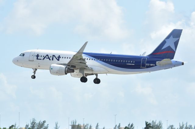 Airbus A320 (CC-BFH)