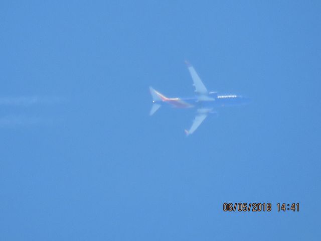 Boeing 737-800 (N8678E)