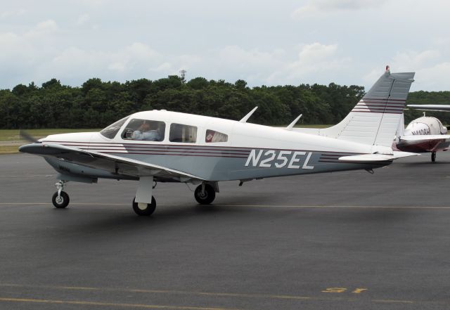 Piper Cherokee Arrow (N25EL)