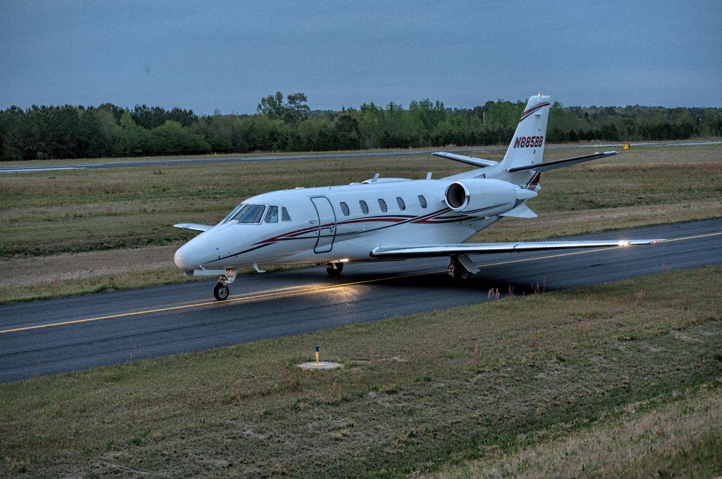 Cessna Citation Excel/XLS (N885BB) - Departures taxi runway 7 last day Masters 2018