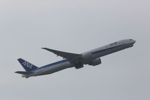 BOEING 777-300 (JA787A)