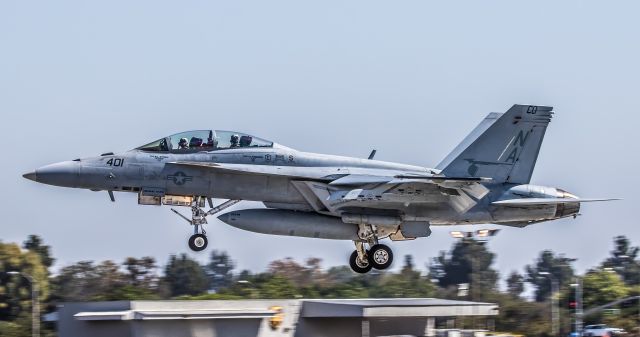 McDonnell Douglas FA-18 Hornet (16-5912)