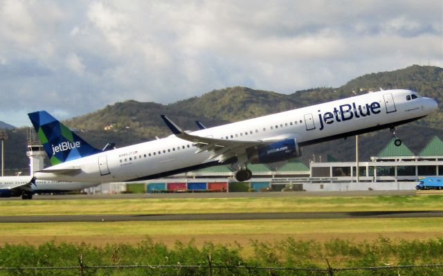 Airbus A321 (N985JT)