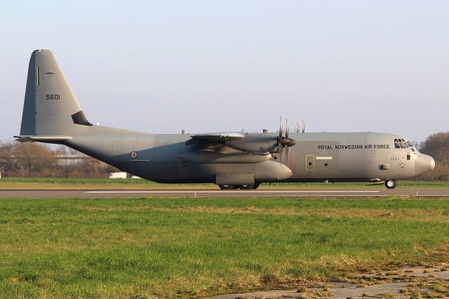 Lockheed C-130 Hercules —