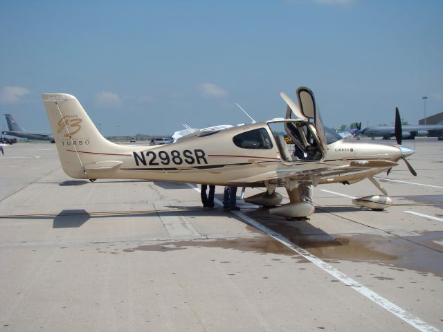 Cirrus SR-22 (N298SR) - Grand Forks Air Show 2010