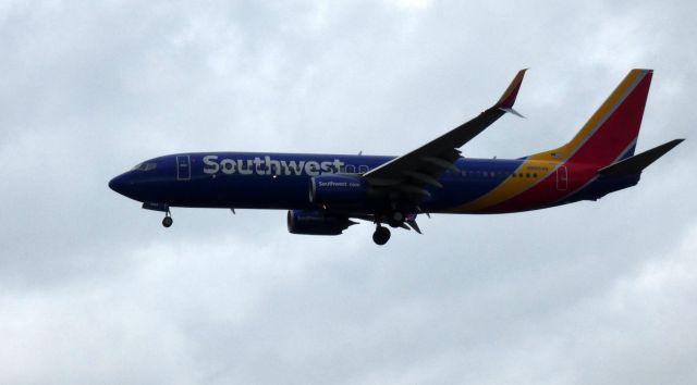 Boeing 737-800 (N8654B) - On final is this 2014 Southwest Airlines Boeing 737-8H4 in the Autumn of 2020.