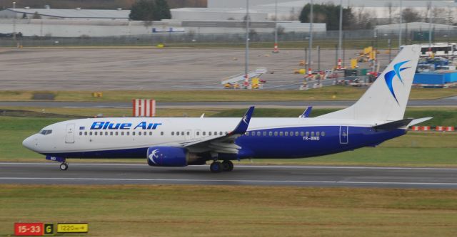 Boeing 737-800 (YR-BMD)