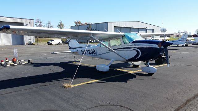 Cessna Skyhawk (N13208)