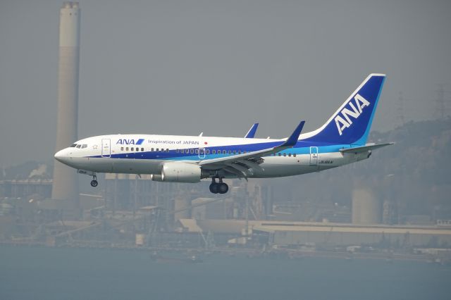 Boeing 737-700 (JA18AN)