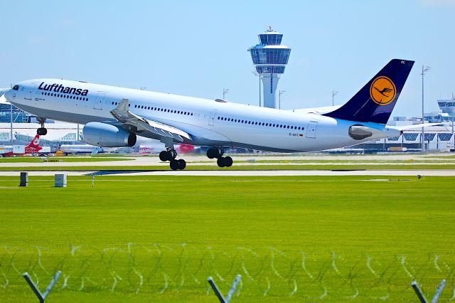 Airbus A330-300 (D-AIKC)