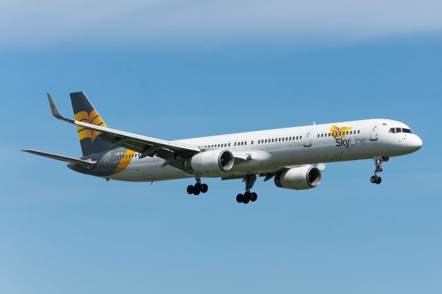 Boeing 757-200 (UR-SLE) - WAW Spotting/Poland