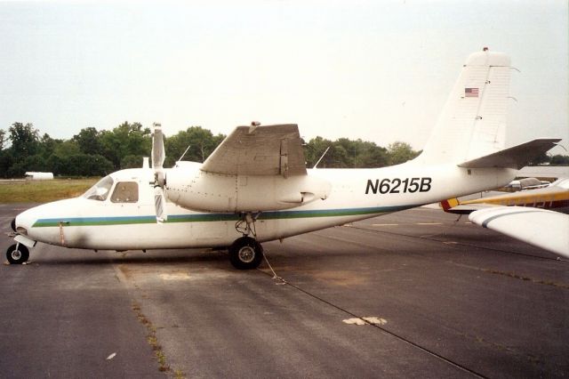 Aero U-4A Commander 560 (N6215B) - Seen here in May-00.  Exported to Venezuela 24-Jan-13.