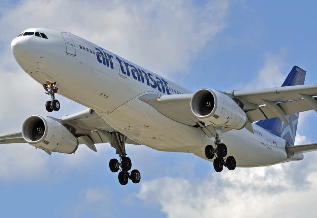 Airbus A330-300 (C-GTSR)