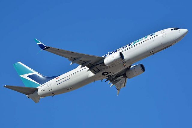 Boeing 737-800 (C-GWSX) - WestJet Boeing 737-8CT C-GWSX at Phoenix Sky Harbor on Janaury 17, 2018.