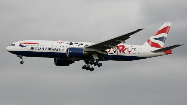 Boeing 777-200 (G-YMML)