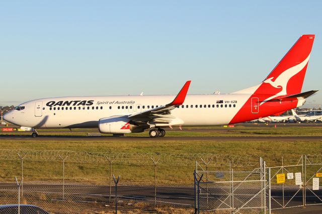 Boeing 737-800 (VH-XZB)