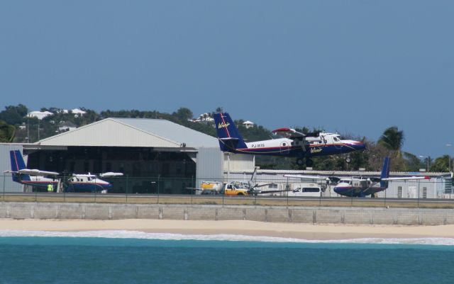 De Havilland Canada Twin Otter (PJ-WIS)