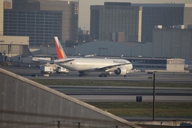 BOEING 777-300ER (RP-C7777)