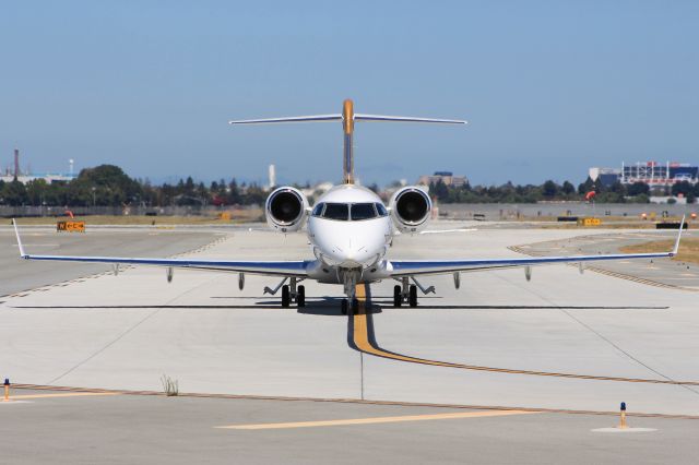 Bombardier Challenger 300 (N388WS)