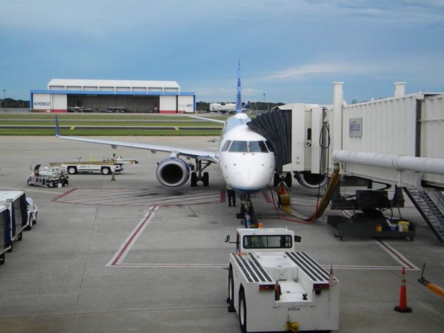 Embraer ERJ-190 (N283JB)