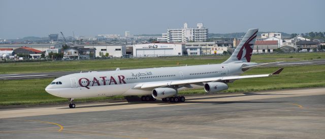 Airbus A340-300 (A7-AAH)