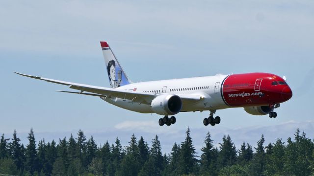 Boeing 787-9 Dreamliner (SE-RXB) - BOE844 on final to Rwy 34L to complete a B2 flight on 6.3.20. (ln 983 / cn 63349) (Edith Piaf Livery). 