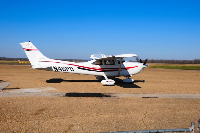 Cessna Skylane (N46PD) - Parked at the Poplar Bluff airport