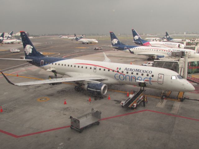 Embraer ERJ-190 (XA-ACS)