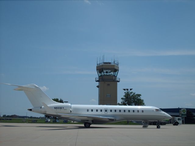 Bombardier Global Express (N933EY)
