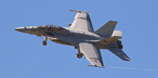 16-6674 — - An F/A-18F Super Hornet (166674) of the VFA-213 "Blacklions" (NAS Oceana / USS George H. W. Bush) captured about 3/4ths of a mile out turning final for runway 31L at NAS Fallon yesterday morning.  